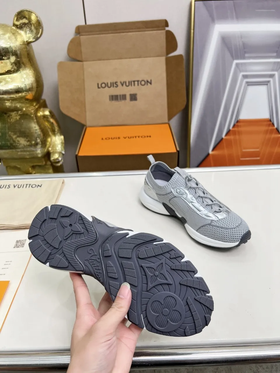 Men's Men's Shoes💰540 Men's and Women's LV Olym Men's Shoes💰ia sneakers are knitted technical fabric body with Monogram canvas trim, elastic laces and pull tabs for easy on and off, and light outsoles embellished with Monogram flowers for a comfortable and elastic wearing experience. Knitted technical fabric shoelaces, Louis Vuitton elements 35-45 (34*45*46* custom-made, non-refundable and non-exchangeable)